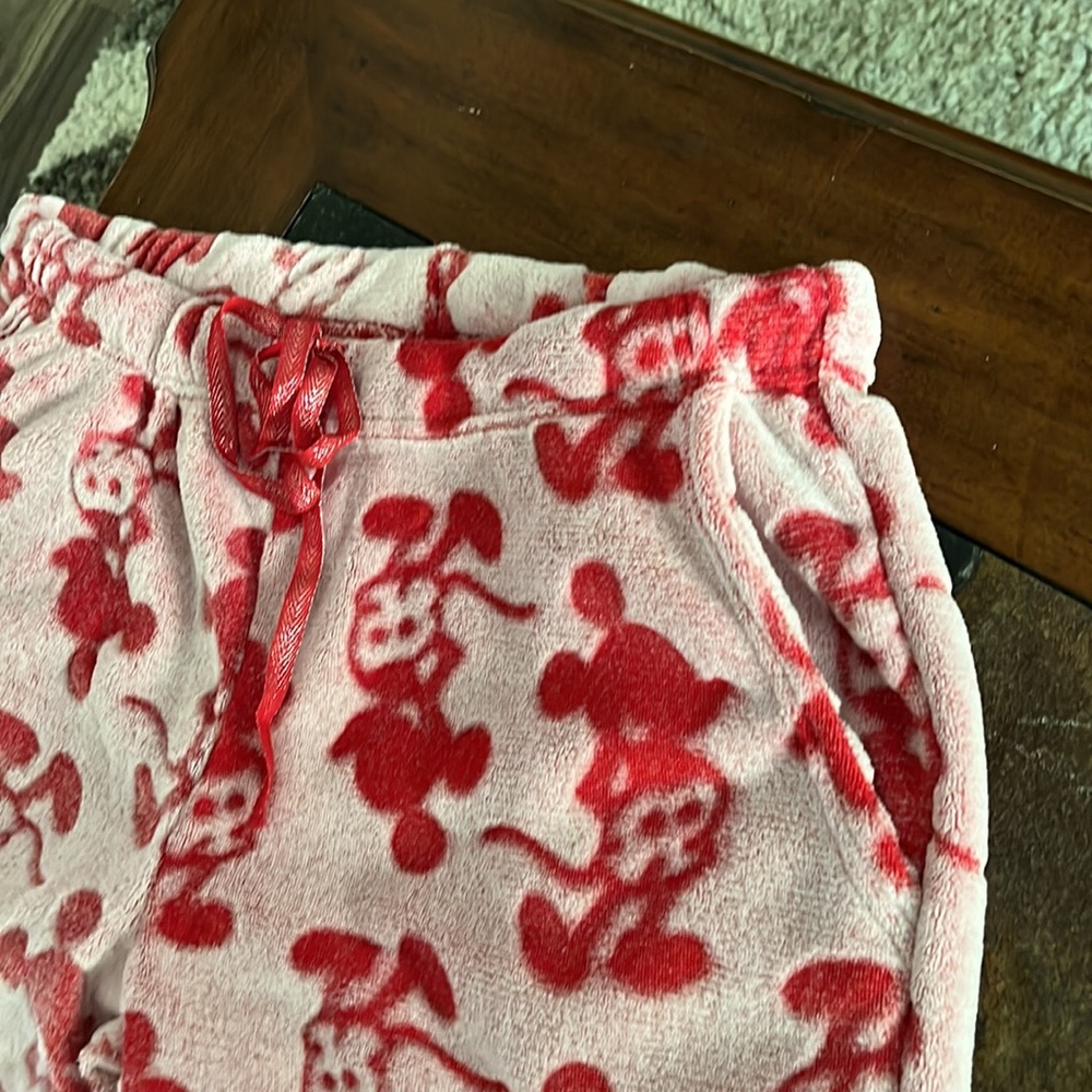 NWT Disney Women's Mickey Mouse Cozy Fuzzy Pajama Loungewear Set Medium Red - Picture 6 of 11